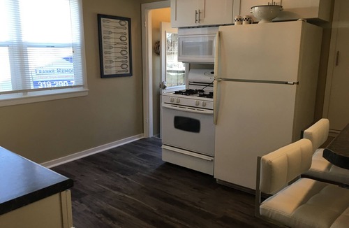 Waterloo House | 3 Bedroom Renovated Retreat!