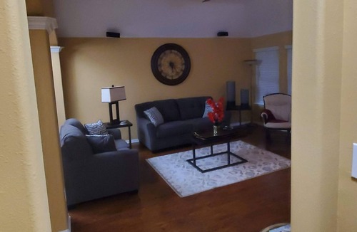 Humble House | 3-bedroom residential home with patio near IAH