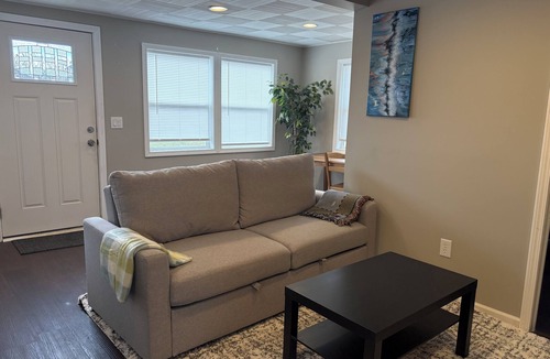 Lindbergh Lawns Cottage | 3-bedroom Riverview Cottage in Baldwinsville
