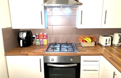 Newport House | 3 Bedroom Serviced Accommodation in Newport