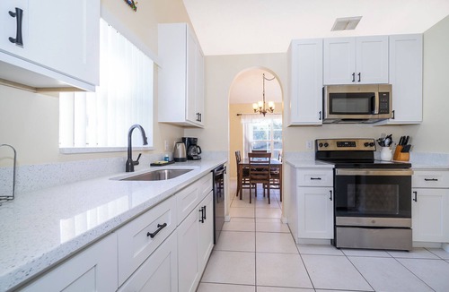 Crescent Lakes House | 3 Bedroom SF Pool Home-WiFi, Games Room, ROKU