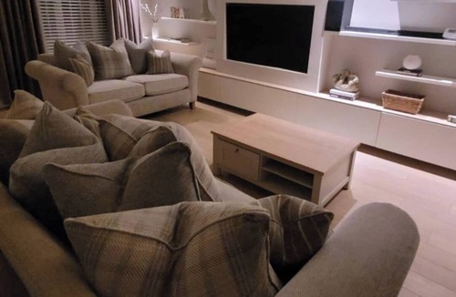 Pollokshaws House | 3 bedroom, Sleeps 6, free parking