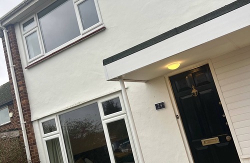 Faringdon House | 3 bedroom, spacious home from home.