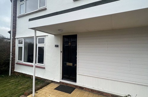 Faringdon House | 3 bedroom, spacious home from home.