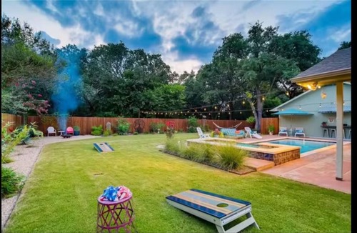 Buda House | 3-bedroom spacious, private house with pool, game room, fitness room, sleeps 8+
