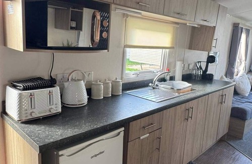 Rhyl Ski Chalet | 3 Bedroom Stunning Caravan Justin