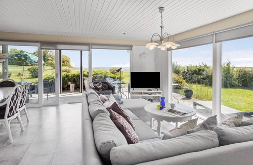Pøt Strandby House | 3 bedroom stunning home in Juelsminde