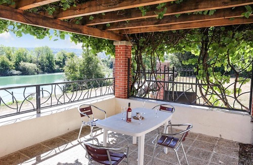 Jaulgonne House | 3 bedroom stunning home in Jaulgonne