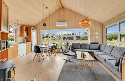 Falen House | 3 bedroom stunning home in Hemmet