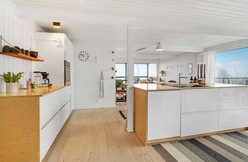 Grønninghoved Strand House | 3 bedroom stunning home in Sjølund