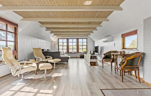 Hvalpsund House | 3 Bedroom Stunning Home In Farsø