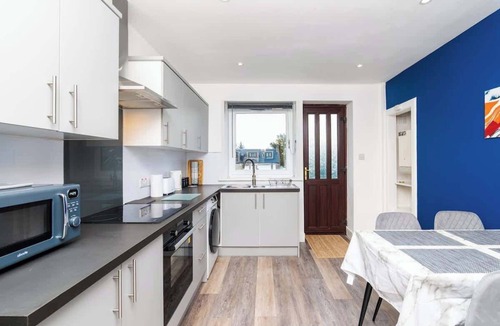 Bucksburn Apartment | 3 Bedroom Stylish Ground Floor Flat