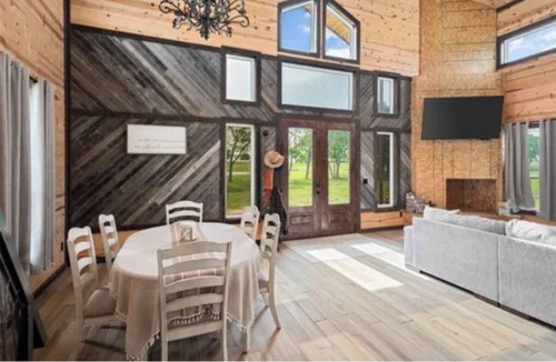 Celeste Other | 3-bedroom Texas Country Ranch close to Dallas