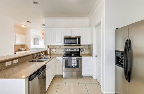 Corpus Christi Condo | 3 Bedroom Townhome-Resort Style Pool