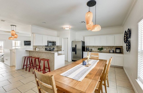 Corpus Christi Condo | 3 Bedroom Townhome-Resort Style Pool