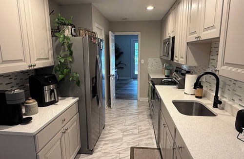 Calverton House | 3-Bedroom Townhome in Serene Suburban Maryland close to DC and Baltimore