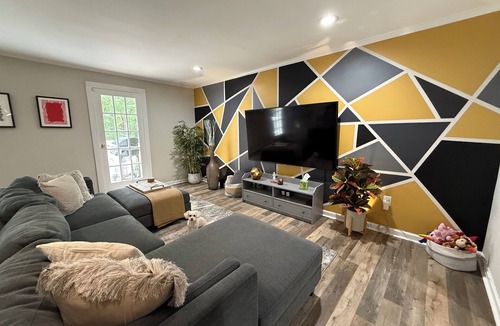Calverton House | 3-Bedroom Townhome in Serene Suburban Maryland close to DC and Baltimore