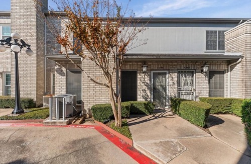 Sharpstown House | 3-bedroom townhome in amazing Houston with AC comfort