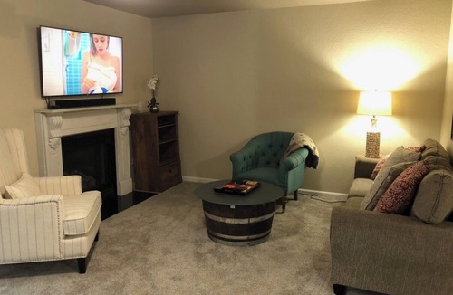 Modesto House | 3-bedroom townhome in charming Modesto with AC