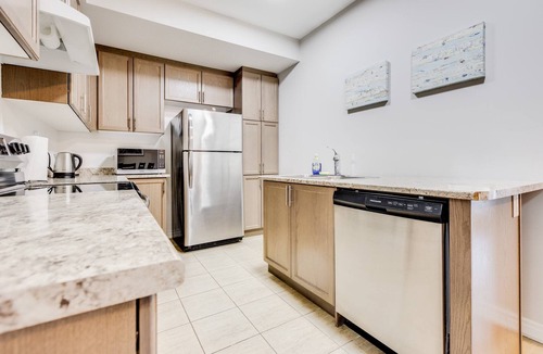 Markham House | 3-bedroom townhome in fabulous Markham with 2 patios