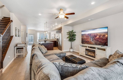 Cheyenne House | 3-bedroom townhome in adorable Cheyenne with AC