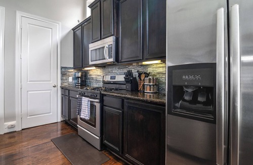 Lazybrook/Timbergrove House | 3-bedroom townhome in wonderful Houston with cool AC
