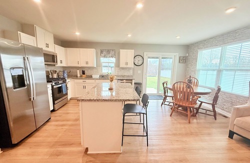 West Seneca House | 3-bedroom townhome minutes from Highmark Stadium and downtown Buffalo