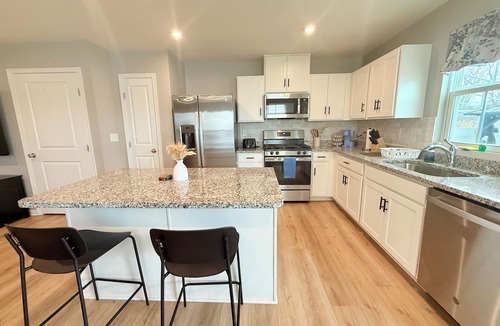West Seneca House | 3-bedroom townhome minutes from Highmark Stadium and downtown Buffalo