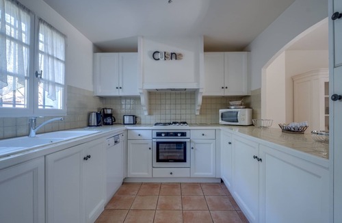 La Motte House | 3 BEDROOM TOWNHOUSE WITH GARDEN (N°425)