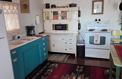 Dragoon House | 3 bedroom, unique vintage private house with beautiful, peaceful mountain views