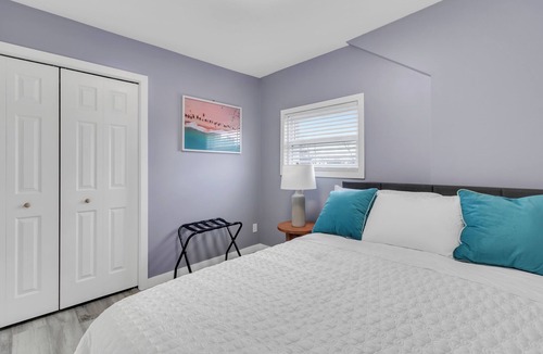 Windsor Apartment | 3 Bedroom Upper Unit in the Heart of Windsor