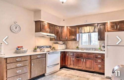 Wilkes-Barre House | 3 bedroom with fireplace 🔥