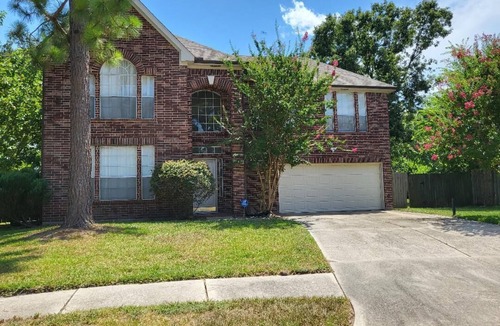 Barker House | 3-bedroom vacation home 13 minutes from Willowbrook Mall