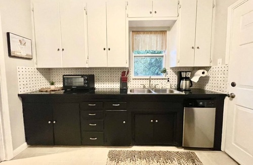 Midwest City House | 3-bedroom vacation home 12 minutes from Paycom Center