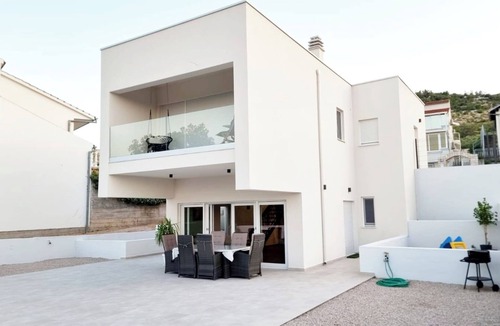 Raslina Villa | 3-bedroom villa in Raslina with 3 air condition.nNear beach,Šibenik, Vodice.