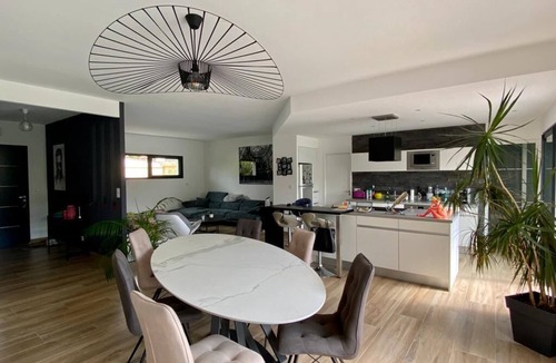 Pibrac House | 3-bedroom villa with heated pool ideal for families