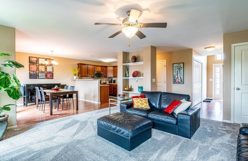 Wickham House | 3 Bedroom w/King Suite - Home away from home!