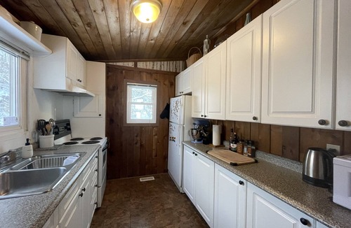 Kirkfield Cottage | 3 Bedroom Waterfront Kawartha Cottage with Sunset Views
