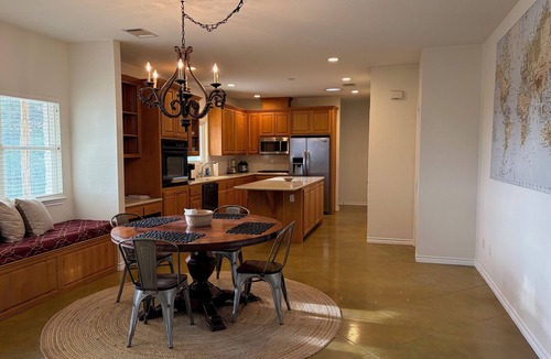 The Homestead House | 3-bedroom west Austin house in charming Bee Cave with cool AC and epic views!