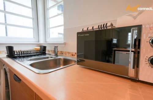 Bathgate Apartment | 3 bedroom Whiteside Apartment