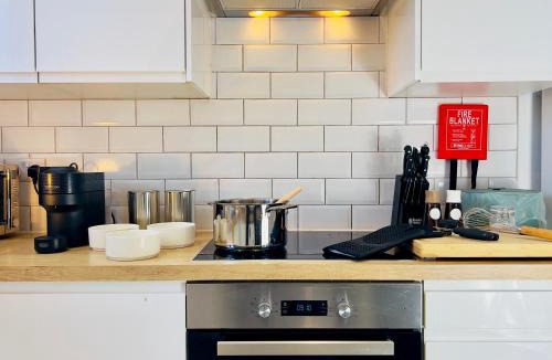 Staple Hill House | 3 Bedroom with 3 Double beds and Parking