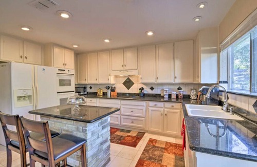 Bedford Apartment | 3 Bedroom with a Pool