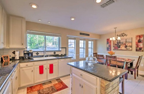 Bedford Apartment | 3 Bedroom with a Pool