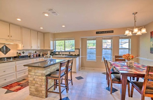 Bedford Apartment | 3 Bedroom with a Pool