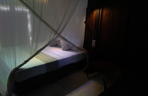 Timbulharjo Bed & Breakfast | 3 bedroom Wooden Bungalow at Jogjakarta