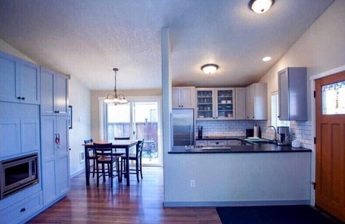 Sisters House | 3 bedrooms, 2 bathrooms