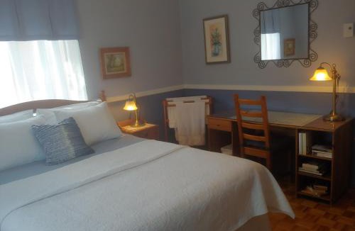 Saint-Laurent Apartment | 3 Bedrooms 3 beds near metro -2 Parking Free