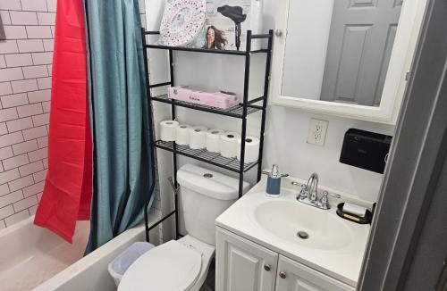 Greenville Apartment | 3 bedrooms apt,2 baths,15 mins to NYC