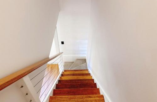 Fullarton House | 3 Bedrooms Home in Fullarton with Pool Access