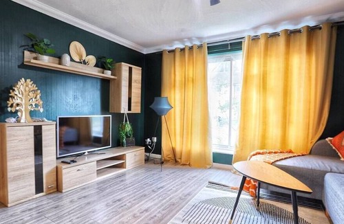 Cradley Apartment | 3 Bedrooms house/Homevy Relocations